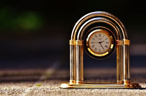 무료 이미지 시각 황금의 조명 장식적인 로마 숫자 트로피 바늘 ~의 시간 탁상 시계 할아버지 시계