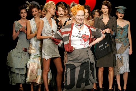 Vivienne Westwood Lanticonformista Delle Passerelle Donne E Arte