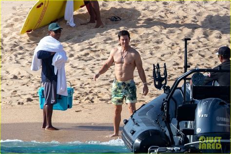 Mark Wahlberg Shows Off His Fit Physique Going Shirtless In Cabo