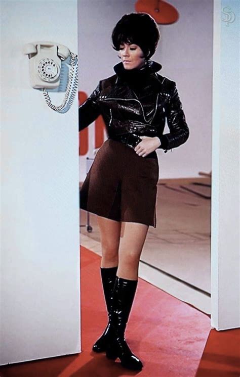 Linda Thorson Avengers Girl Tara King 60s Fashion