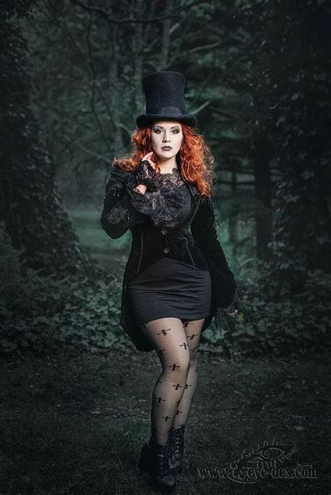 Pin By Linda Gaddy On Gothic Wicca Steampunk And Amazing Hot Goth Girls Fashion Gothic Fashion