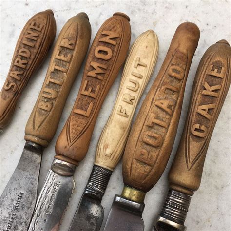 A Selection Of Antique Carved Wooden Handle Knives Antique Kitchen