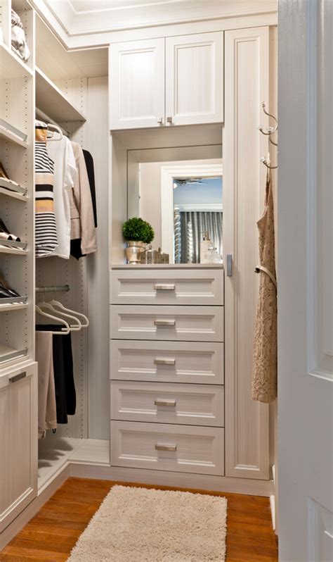 Tiny bedroom getting you down? Small Closets Tips and Tricks • Queen Bee of Honey Dos