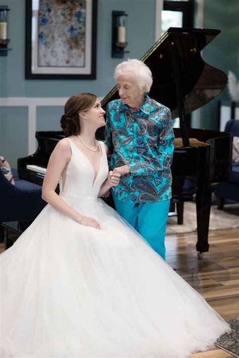 Apr 28, 2021 · prinzessin diana (†36) sie sah ihrer oma unglaublich ähnlich von bunte.de redaktion 29.04.2021, 29. Besuch im Hochzeitskleid: Braut erfüllt Oma letzten Wunsch ...