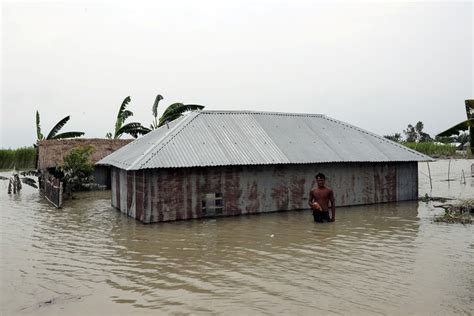 More Than 60 Killed Hundreds Of Thousands Displaced By Flooding In