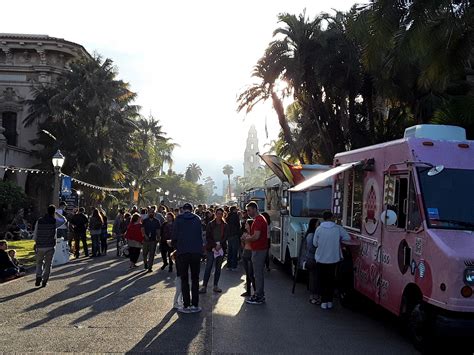 These meals on wheels will satisfy everyone's appetite with a pleasing range of options from. Food Truck Friday in San Diego : pics