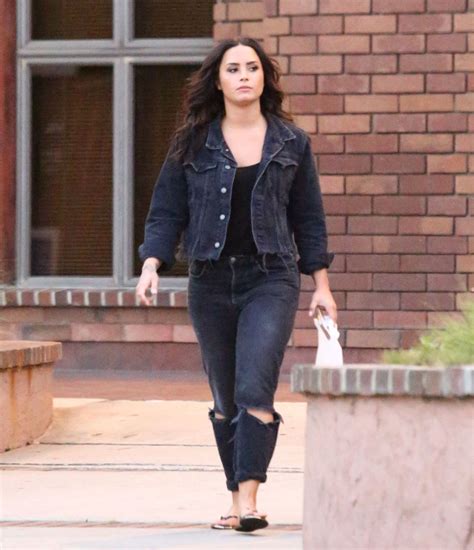 Demi Lovato Street Style Running Errands In La 08282017
