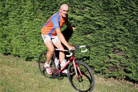 Un Cycliste Amateur De 50 Ans Sur Le Tour De France Pour Lutter Contre