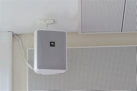 It will minimize to the system tray as you're not using it, making sure it doesn't consume too much of. FBA05552 » Supravision