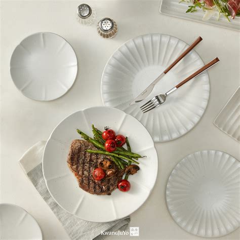 It is a perfect place for visitors looking for luxurious. 광주요 - Kwangjuyo - 식탁 위에 올려 두는 순간 플레이팅의 품격을 ...