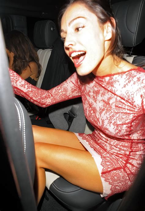 Kelly Brook Flashes Her Panties Leaving A Car Outside Boujis Club In London Porn Pictures Xxx