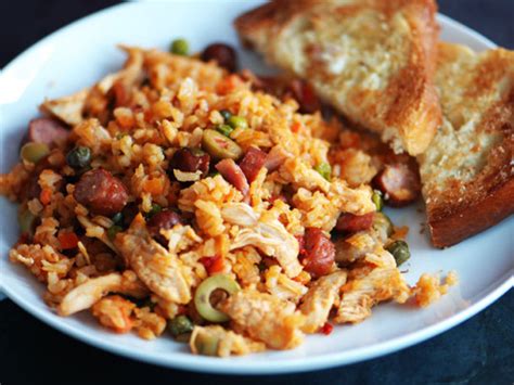 It is a classic dish of spain and latin america, with many an arroz con pollo you find in cuba may be quite different than one you find in peru. Nicaraguan Arroz con Pollo Recipe | Serious Eats