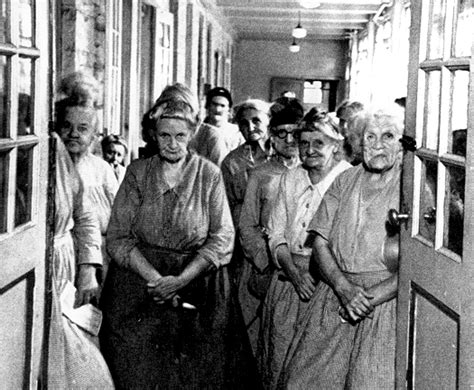 Women In A Poorhouse Workhouse History Old Photos