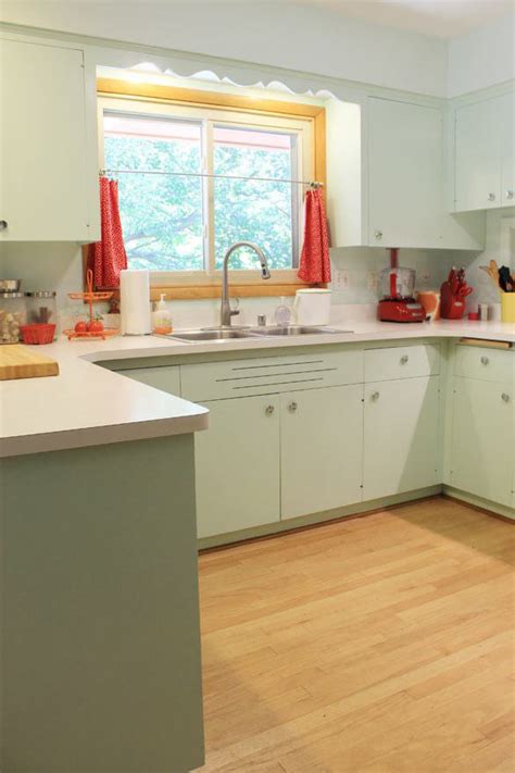 Colors of the era are echoed throughout the kitchen. Tip to choose the right paint colors: Understand your ...