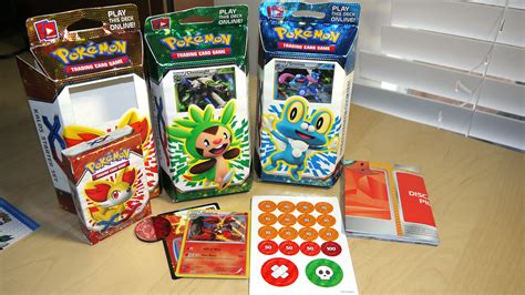 Before you begin, it's important to note that each deck must contain exactly 60 cards—with at least one basic pokémon—and cannot contain more than four copies of any card (except basic energy). Getting Started With The Pokémon Trading Card Game | Kotaku Australia