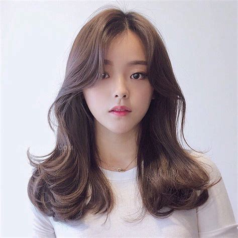 These simple hairstyles for long straight hair are a perfect fit. Pin by 영하 최 on Medium | Korean long hair, Medium hair ...