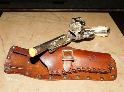 1950s Hubley Diecast Cowboy Six Shooter Colt 45 Western Cap Gun And