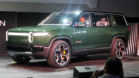 Rivian Launches Electric R1s Sport Utility Aaron On Autos
