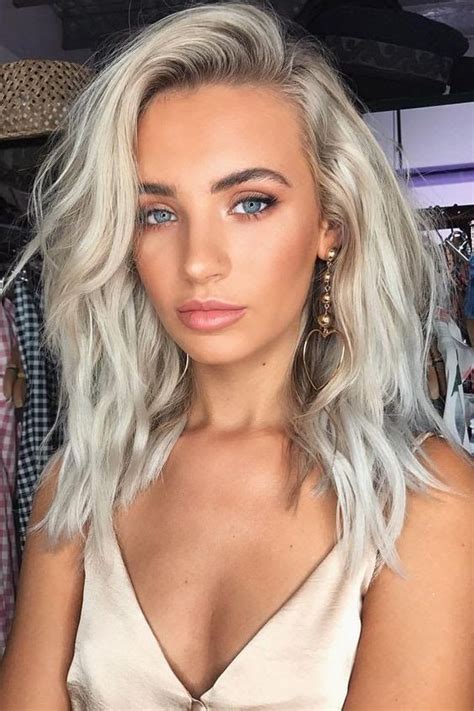 13 Fresh Hair Colors To Show Your Stylist This Spring Platinum Blonde Hair Color Hair Styles