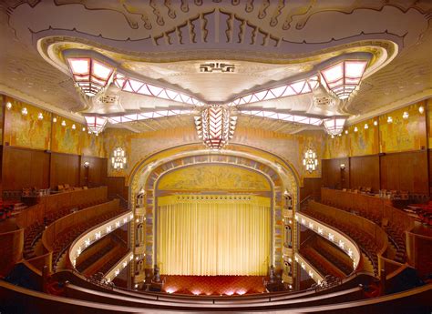 The tuschinski movie theater in amsterdam, the netherlands, built in 1921. Geschiedenis van het Tuschinski Theater - Nederlandinfoblog.nl