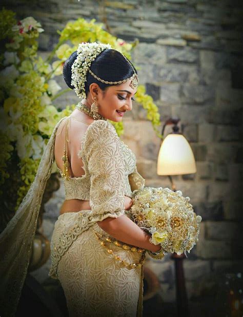 Pin By Yashodara R On Kandyan Brides Bridal Hair Inspiration Bridle