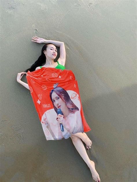 Ninh Dương Lan Ngọc Khoe Body Với Bikini Nhỏ Xíu Liền Bị Fan Chấn Chỉnh 2sao