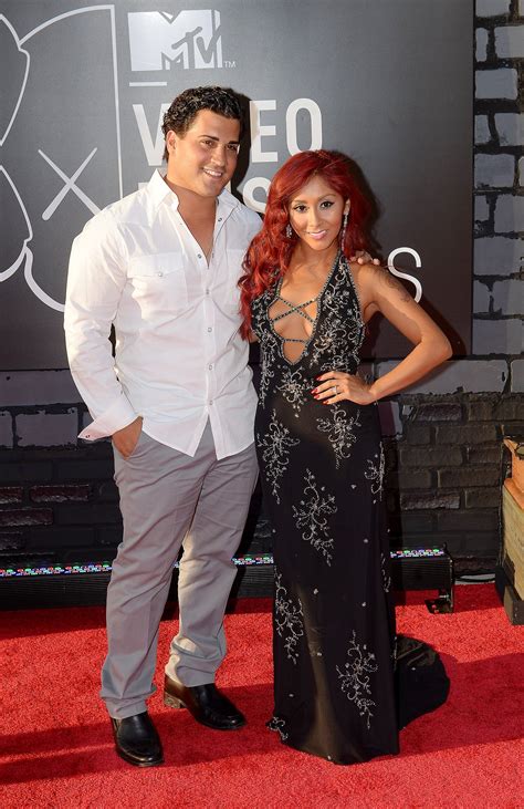 Nicole Snooki Polizzi Posed With Her Husband Jionni Lavalle At See All The Stars Arriving