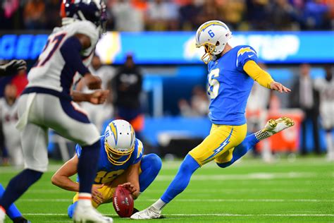 Los Angeles Chargers K Dustin Hopkins Hits Game Winning Field Goal On