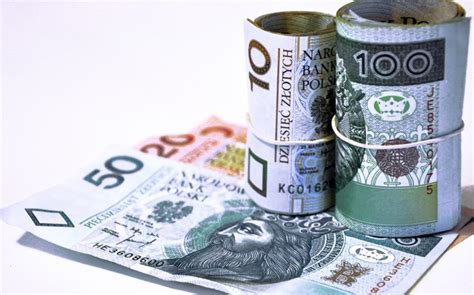 Pge i ørsted sfinalizowały w czwartek transakcję przejęcia przez duńską firmę połowy udziałów w. PGE nie wypłaci dywidendy w tym roku