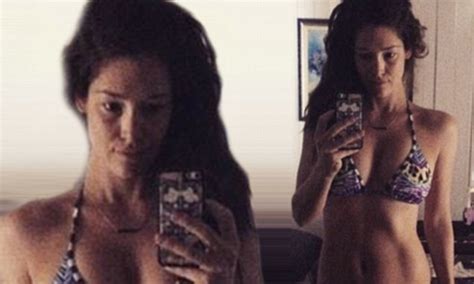 Erin Mcnaught Shows Off Abs In Bikini Four Weeks After Giving Birth