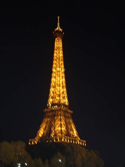 파리의 랜드마크 에펠탑 야경 오마이포토