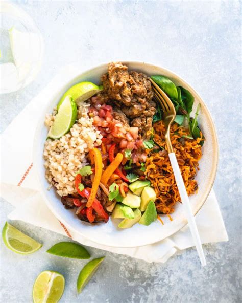 Vegan burrito bowl & pineapple salsa by apollo & luna. Vegetarian Burrito Bowl with Cauliflower Rice - A Couple ...