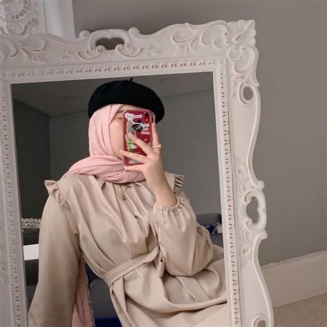 Beige Aesthetic Mirror Photo Hijabi Pfp