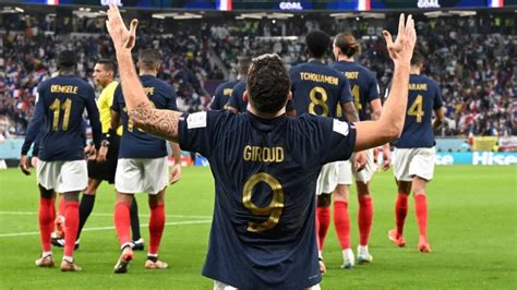 France 3 1 Poland Record Breaker Giroud And Mbappe Send Les Bleus Into
