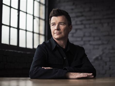 Rick astley was released by sony bmg, and by early may it had reached #17 on the uk top 40 albums chart, again with no promotion by astley. Rick Astley - laut.de - Band