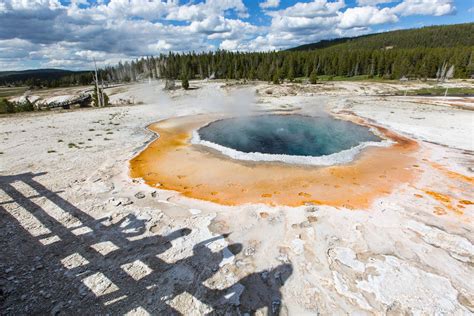 Best Time For Touring The Grand Loop In Yellowstone National Park 2024