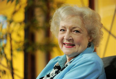 betty white dead legendary ‘golden girls star and multiple emmy award winner was 99 deadline