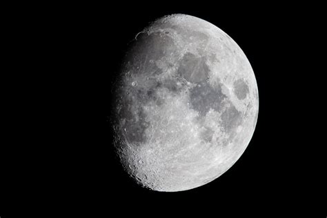 Luna Ecco La Prima Eclissi Del 2020 Come E Dove Vederla