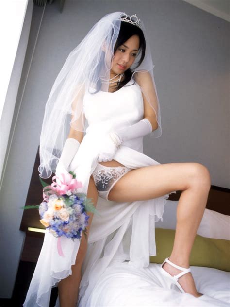 花嫁ウェディングドレス姿のエロ画像 枚 極抜きライフ素人極エロ画像