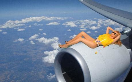 Spanish Air Hostesses Pose Naked To Publicise Unpaid Wages