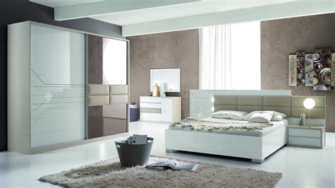 Klassisches und modernes schlafzimmer für einen designstil oder romantisch, komplett mit allem: italienische möbel schlafzimmer - vidacommaquiagem