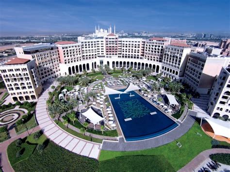 The Ritz Carlton Abu Dhabi Grand Canal Dubai Vacancy