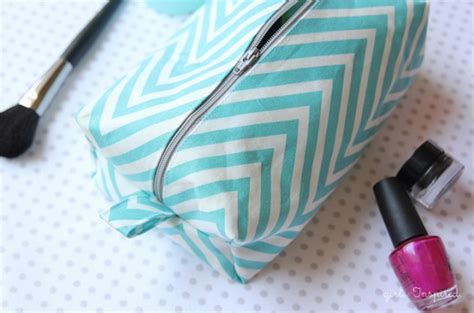 Tutorial Boxy Cosmetic Bag Sewing