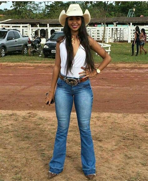 Cowgirl Outfits With Boots 2019 Summer Cowgirl Outfits On Stylevore