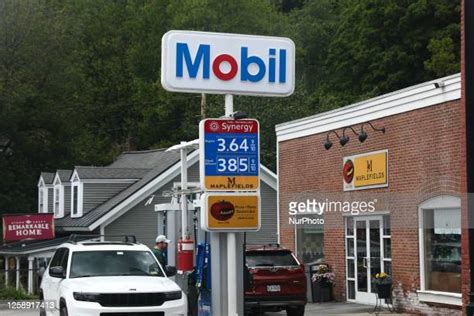 Mobil Gas Station Logo Photos And Premium High Res Pictures Getty Images