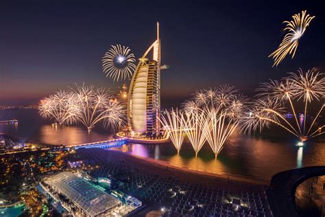 Where To Watch New Years Eve Fireworks In Dubai 2020 New Years Eve