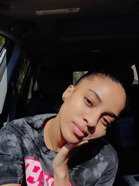 𝕸𝖔𝖓𝖎𝖖𝖚𝖊♚ On Twitter No Filter No Makeup Bare😌