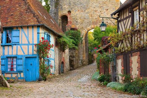 Les Plus Beaux Villages Médiévaux De France Village France Day Trip