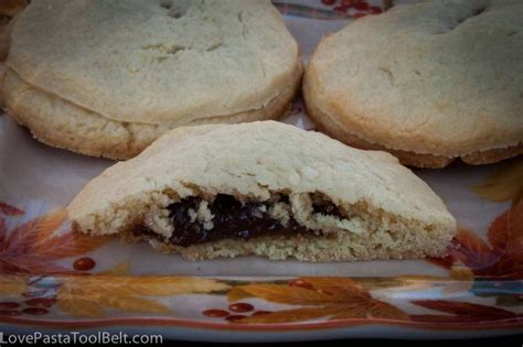 Soft, chewy, packed with raisins… you've got to try them. Raisin Filled Cookies-2 | Raisin filled cookies, Filled cookies, Cookies recipes christmas