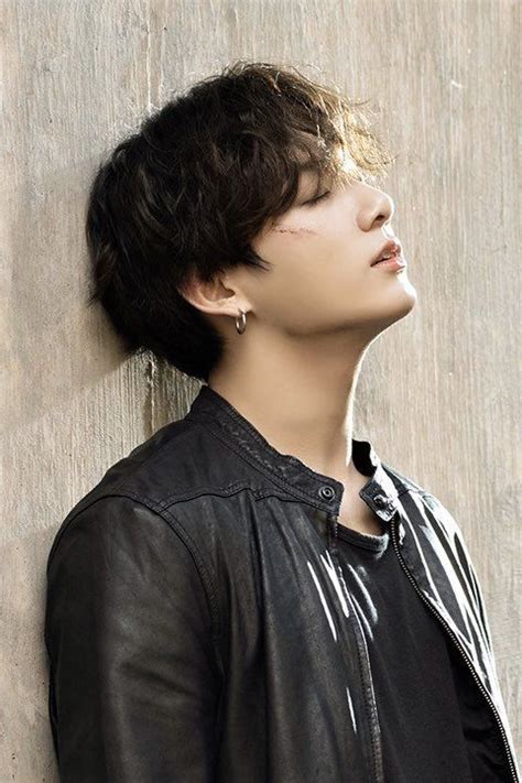 The maknae of bts, jungkook has easily been tied to the most women in 2020. 신-9새벽세시🍰배더기 on em 2020 | Jungkook, Vkook, Meninos bts